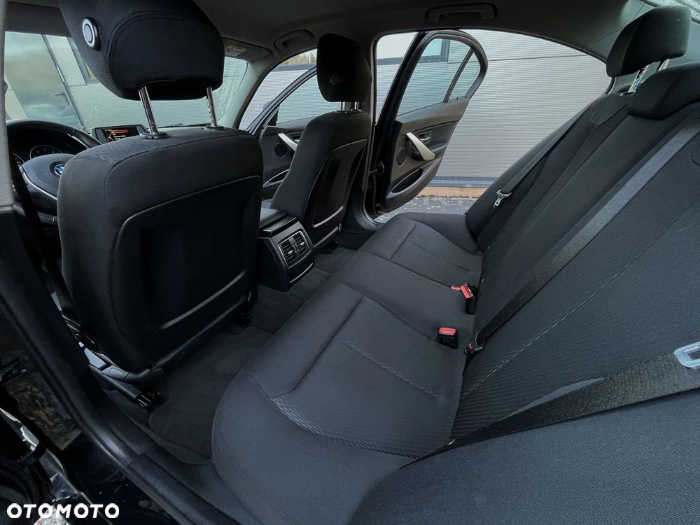 BMW Seria 3 320d - 21