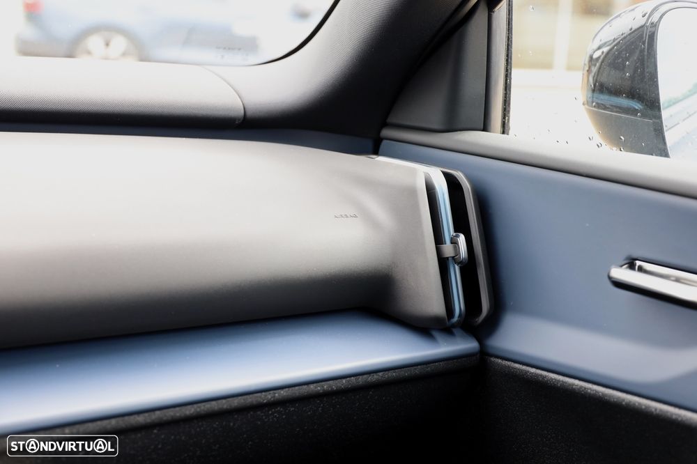 Volvo EX30 51 kWh Single Motor Black Edition - 26