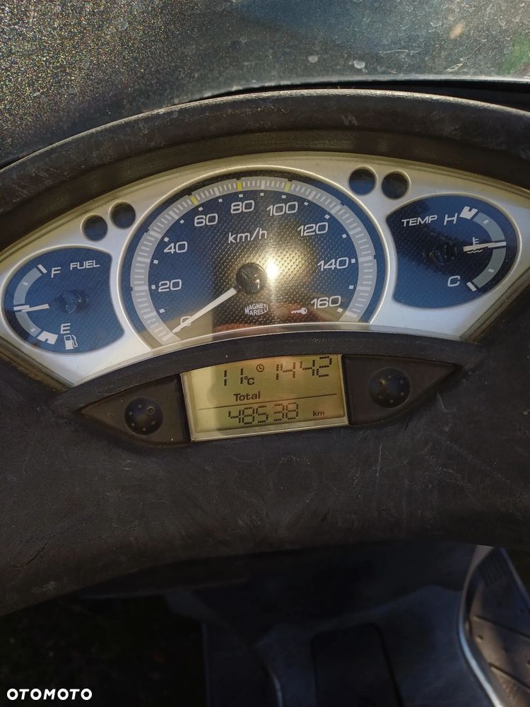 Yamaha X-max - 1