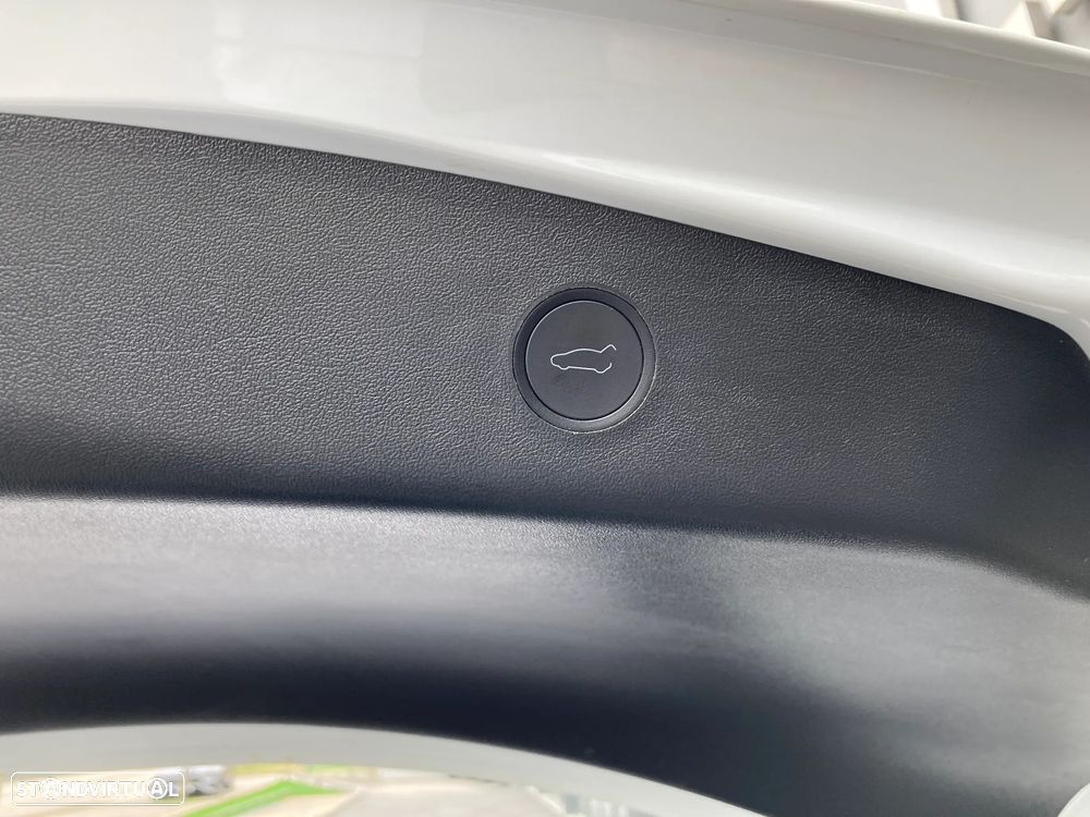 Tesla Model 3 RWD - 39