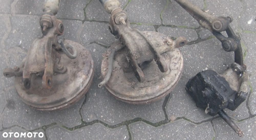 zwrotnica piasta przekładnia kierownicza MAŁY FIAT 126P MALUCH - 1