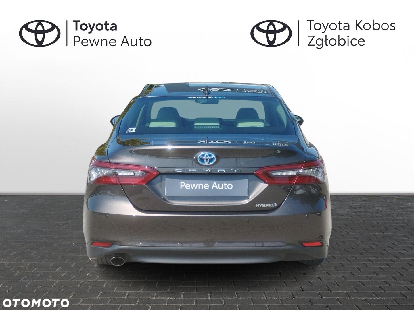 Toyota Camry - 4