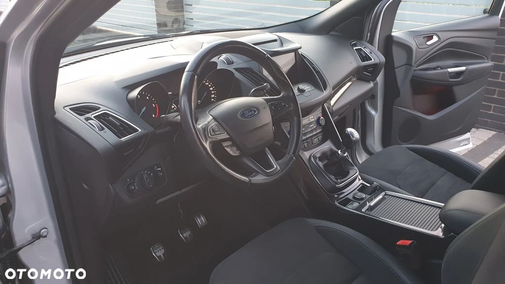 Ford Kuga 2.0 TDCi 2x4 ST-Line - 15
