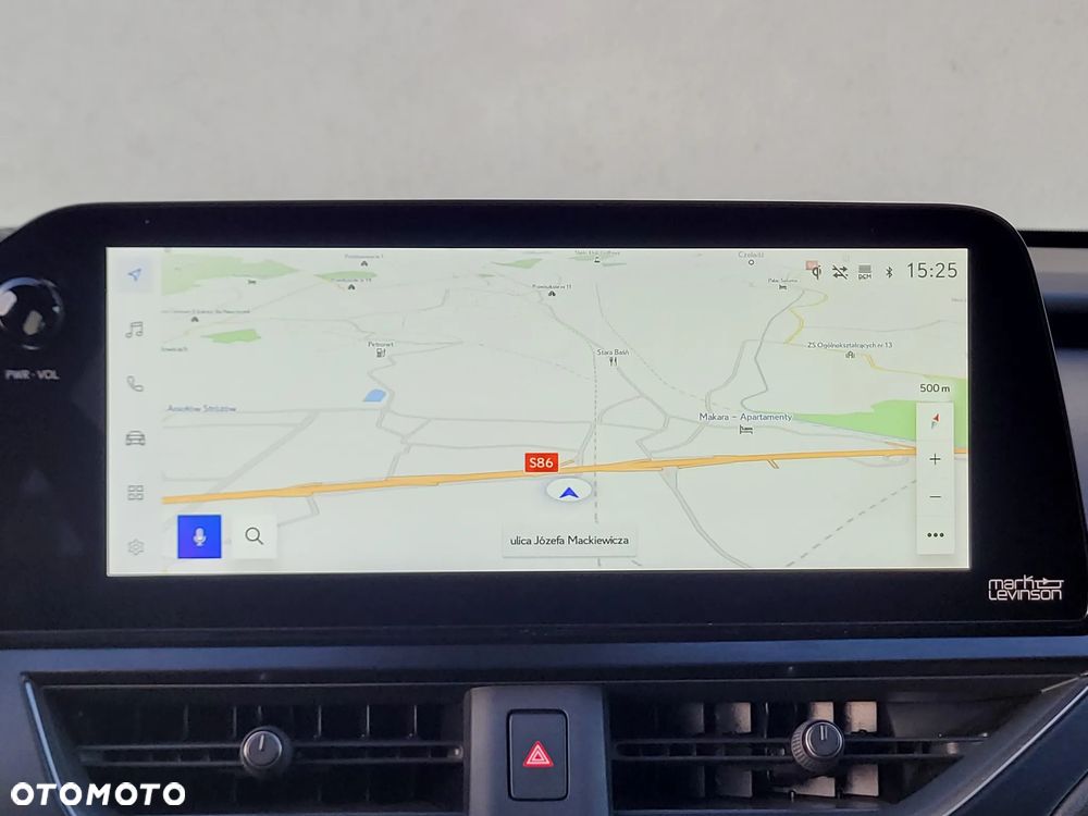 Lexus UX 250h F Sport AWD - 17