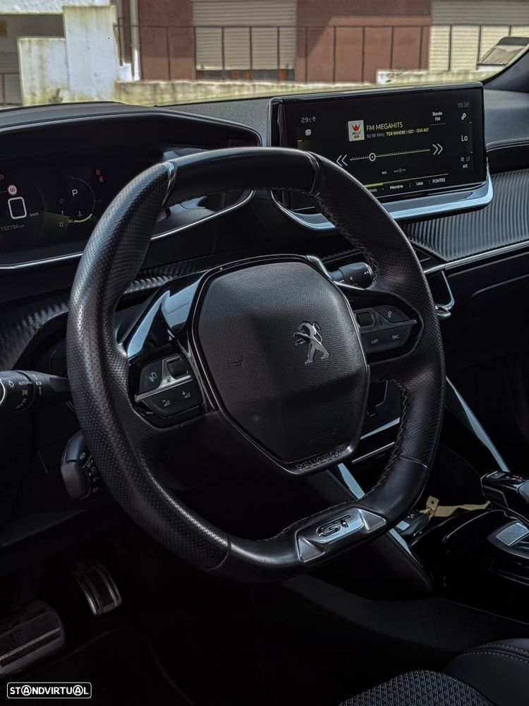 Peugeot 2008 1.5 BlueHDi GT EAT8 - 17