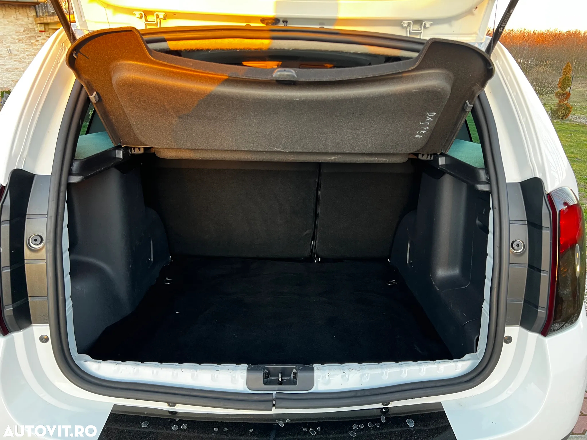 Dacia Duster 1.2 TCe 4x2 Laureate - 27