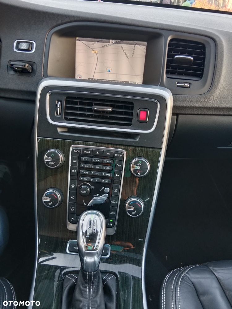 Volvo V60 D6 AWD Plug-in Hybrid Summum - 20