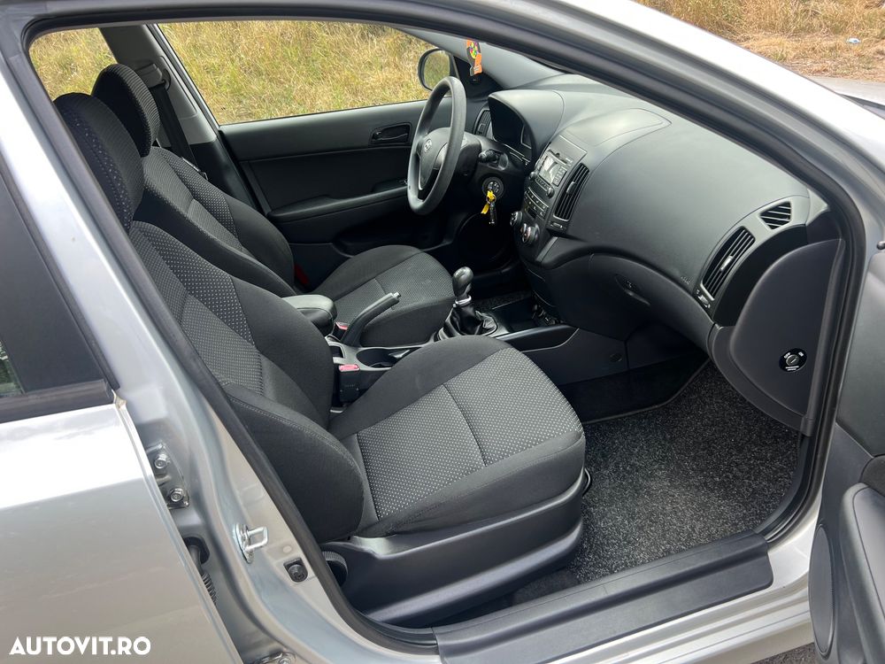 Hyundai i30 1.6 CRDI FIFA WM Edition - 10