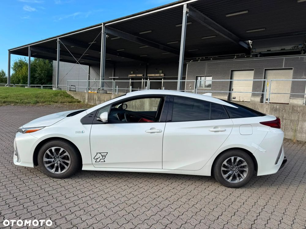 Toyota Prius Hybrid Executive - 7