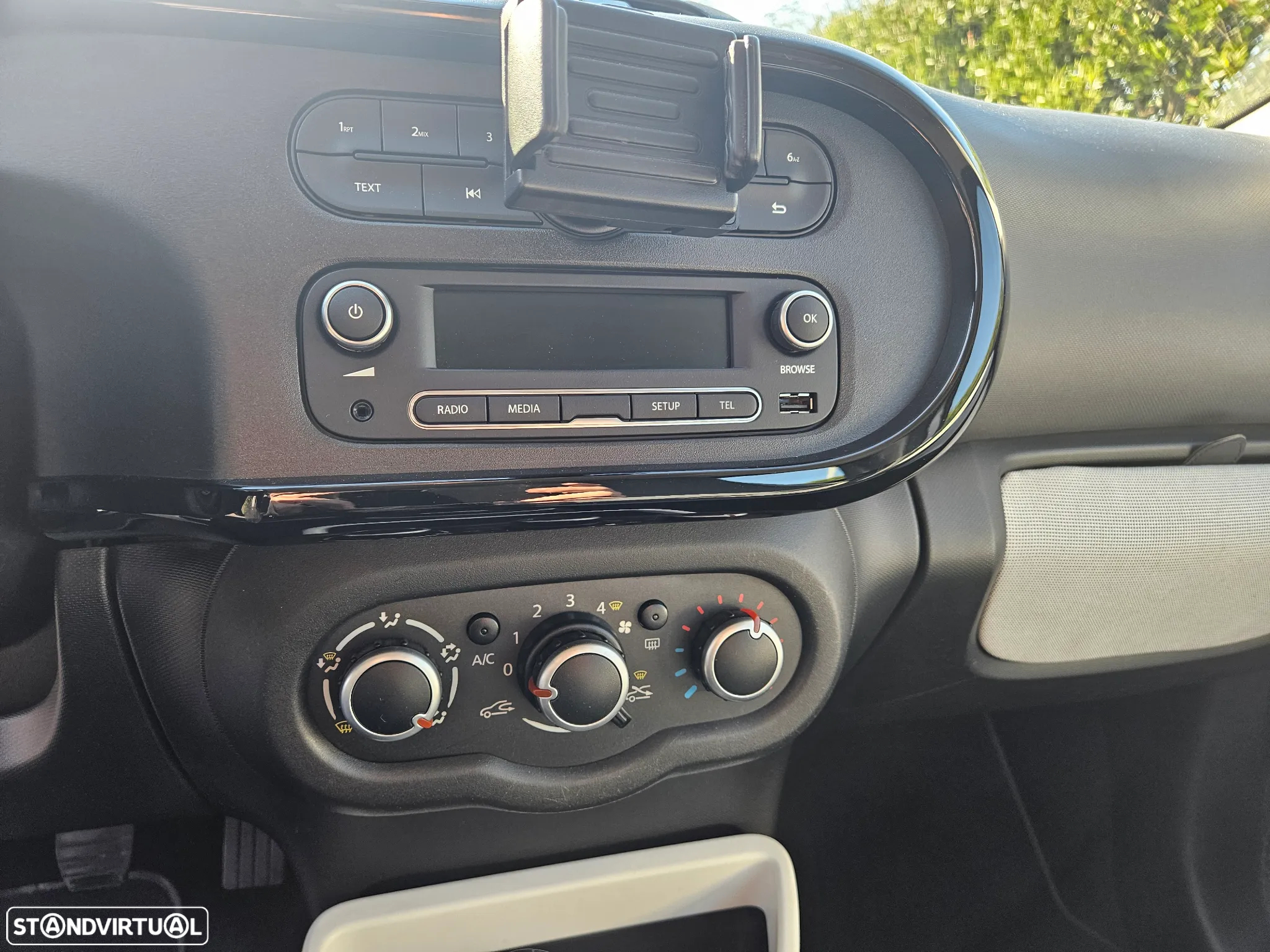 Renault Twingo 1.0 SCe Luxe - 29