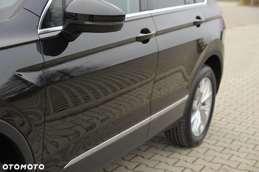 Volkswagen Tiguan - 12