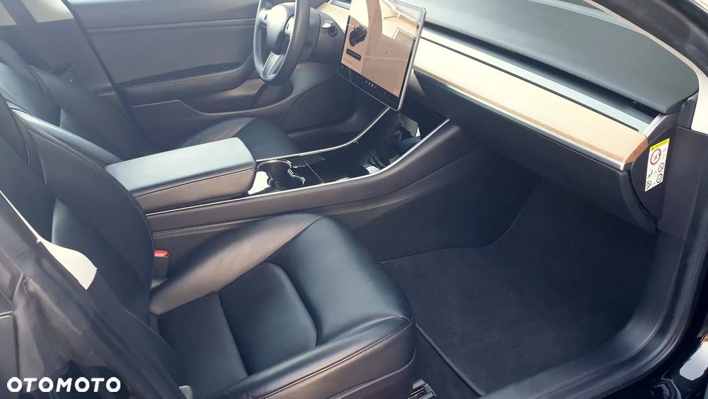 Tesla Model 3 - 13