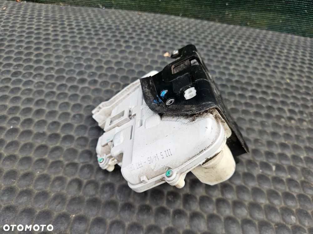Zamek Drzwi 4F1837015 4F1837016 Rygiel Lewy Prawy Przod Przedni Europa Audi A6 C6 A3 8P - 16