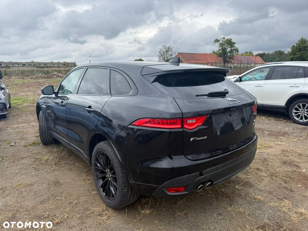 Jaguar F-Pace 2.0 i4D AWD R-Sport - 3