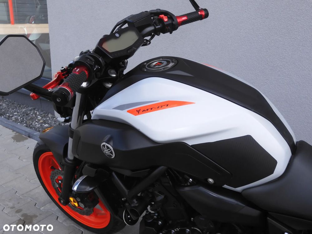 Yamaha MT - 33