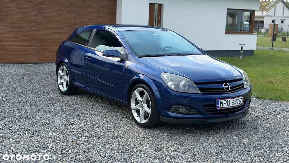 Opel Astra 2.0 T Cosmo - 8