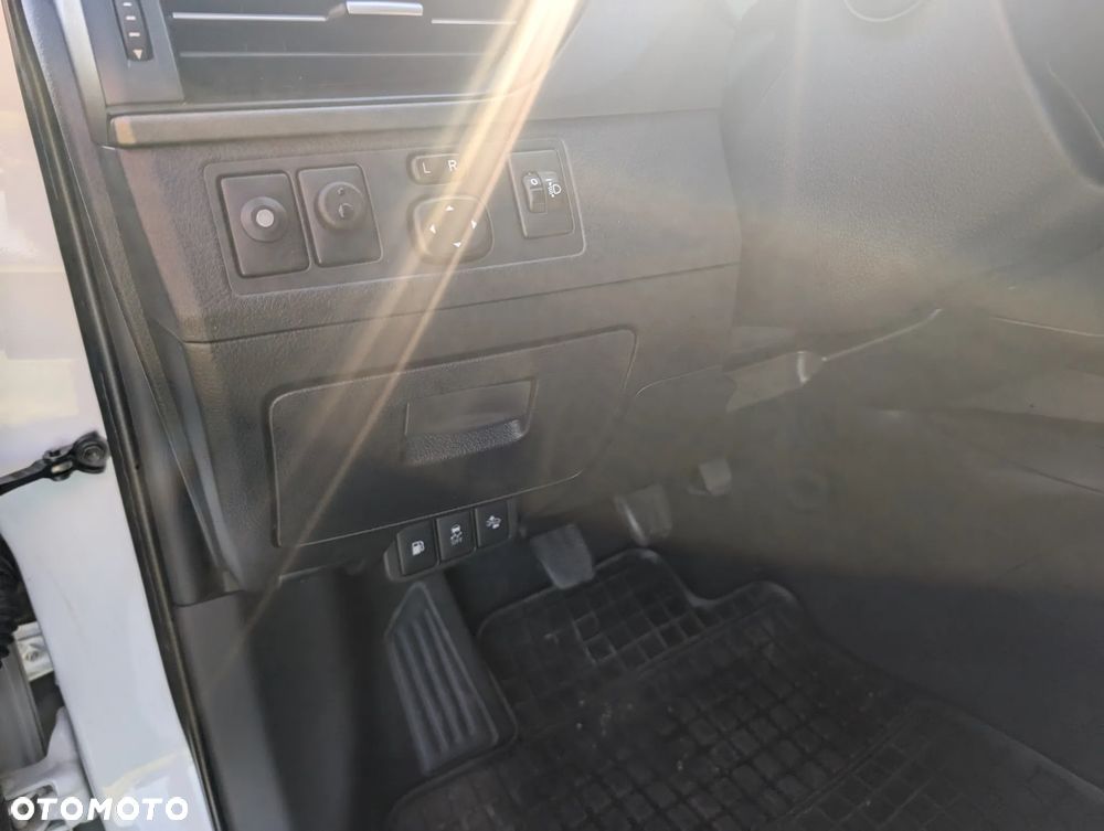 Toyota Avensis 1.8 Premium - 27