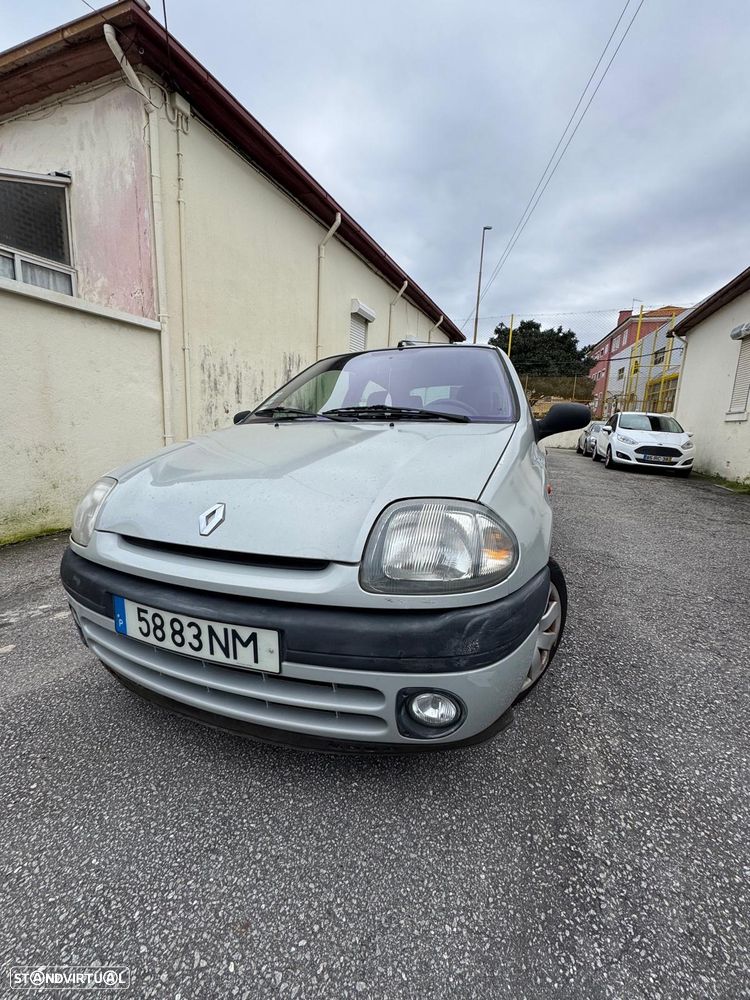 Renault Clio - 6