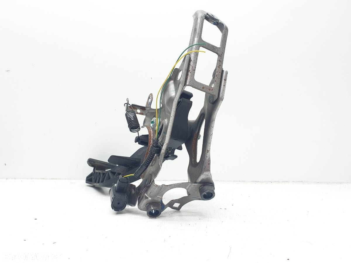 PEDAŁ SPRZĘGŁA DŹWIGNIA TOYOTA YARIS III EUROPA P15 1.3 - 4