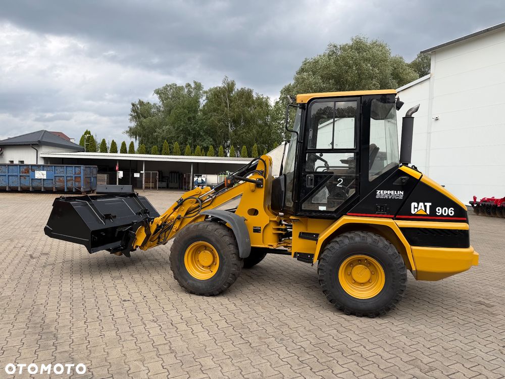 Caterpillar 906 - 3