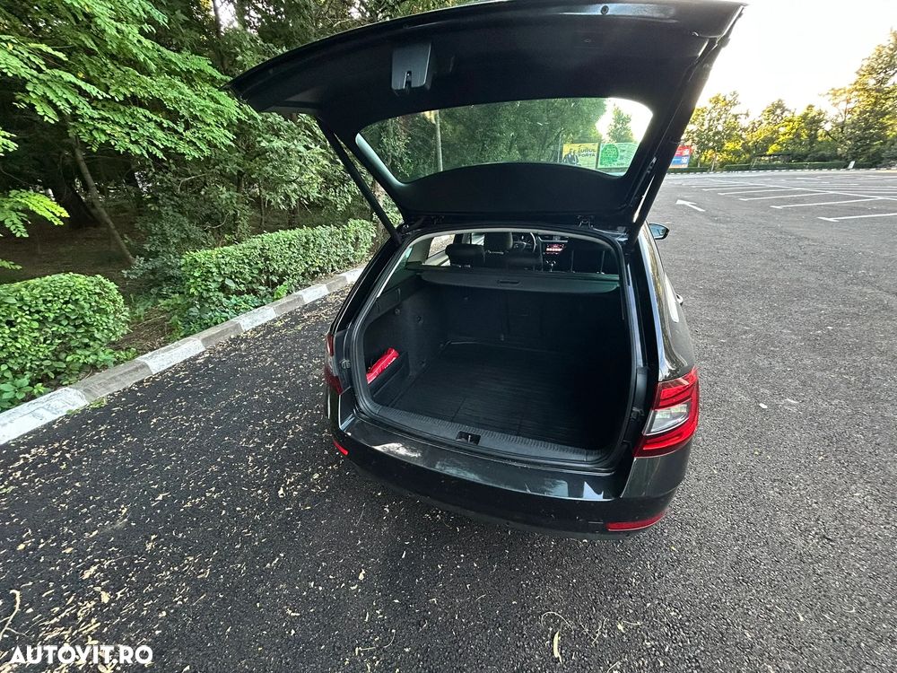 Skoda Octavia 2.0 TDI DSG Ambition - 12
