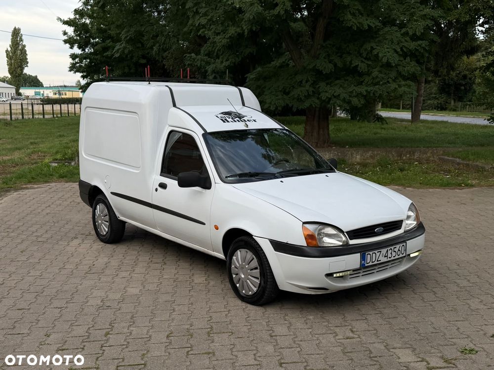 Ford Courier - 4