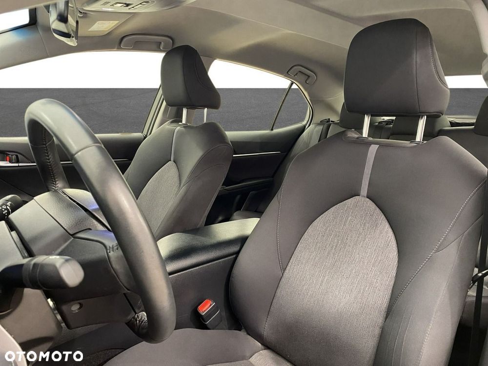 Toyota Camry - 11