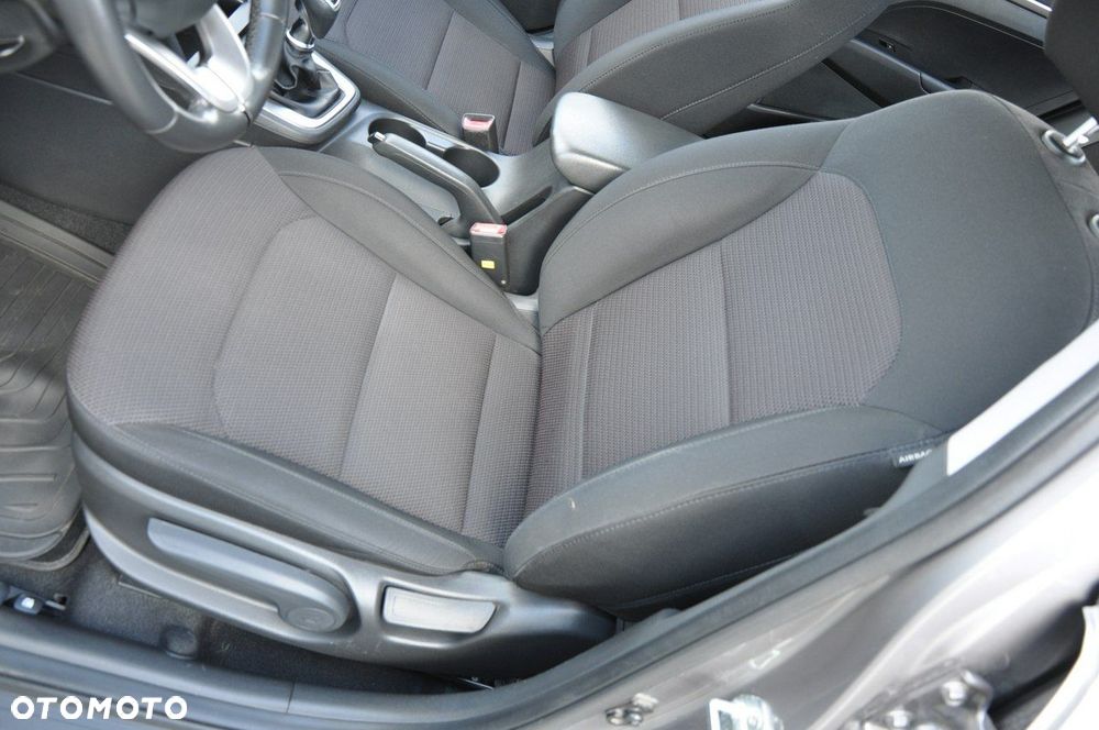 Hyundai Elantra - 10