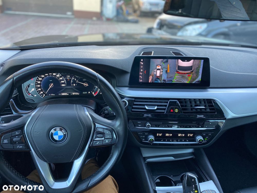 BMW Seria 5 530d Touring - 27