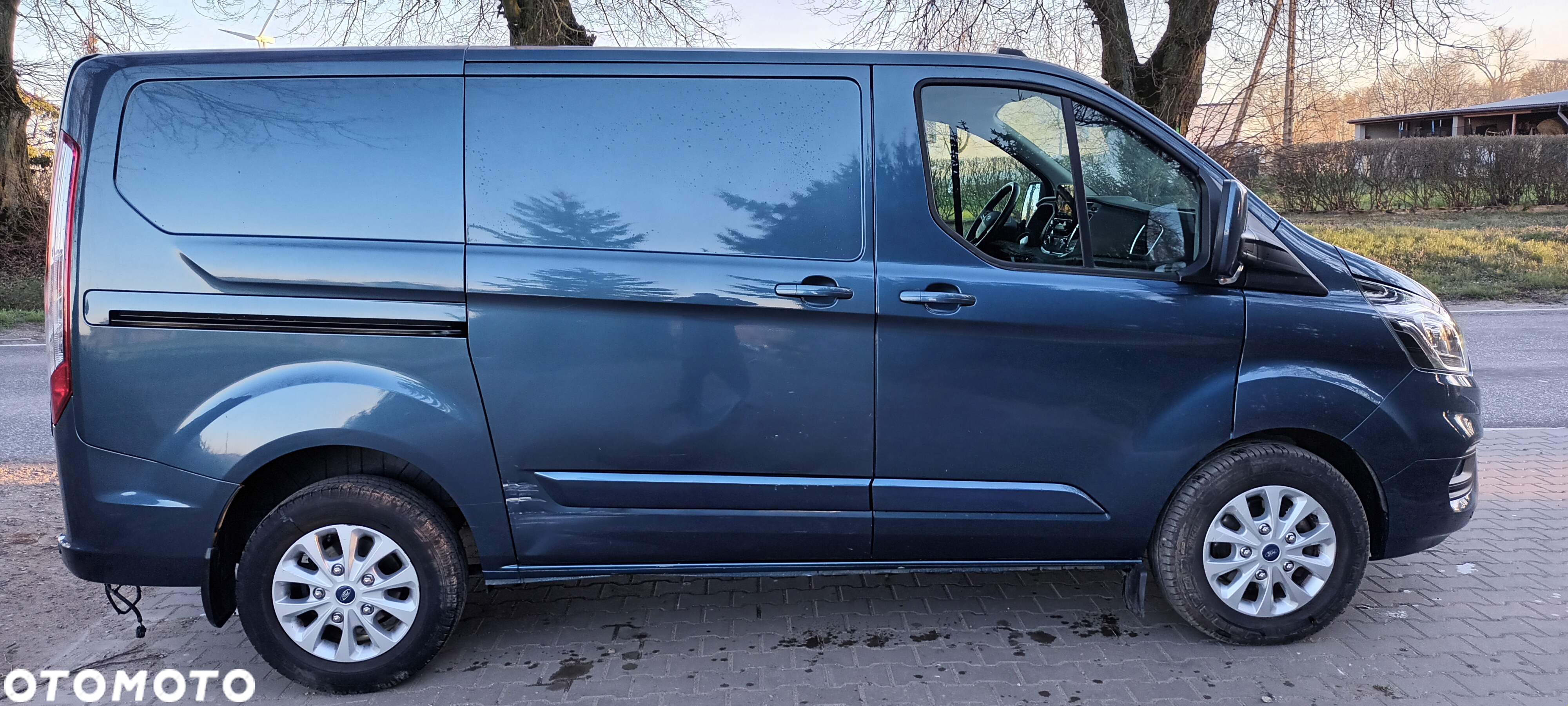 Ford TRANSIT CUSTOM - 3