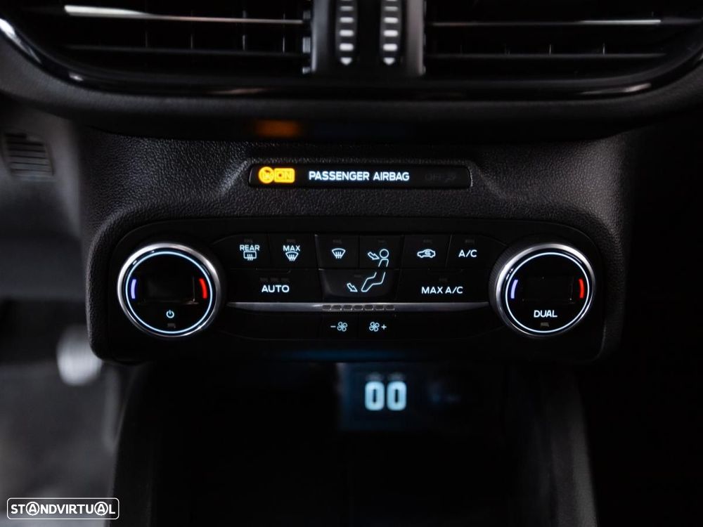 Ford Focus SW 1.5 TDCi EcoBlue Active - 17