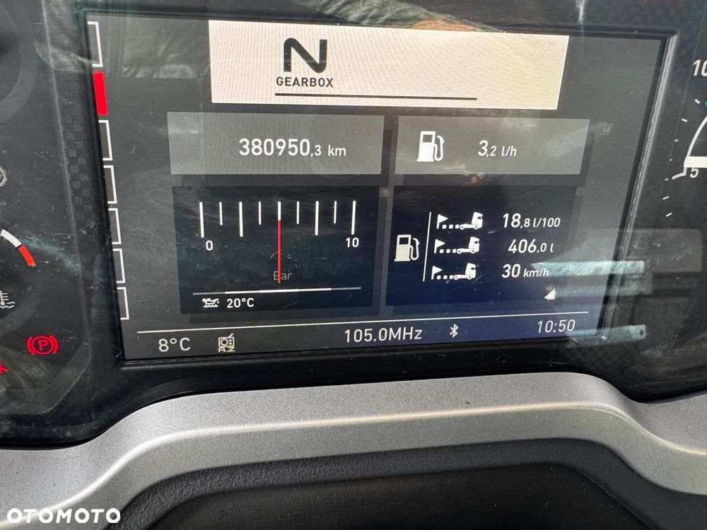 Renault T480 Sleeper Cab - 11