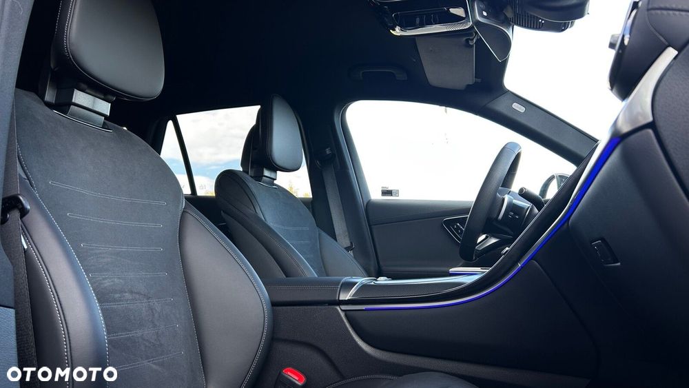 Mercedes-Benz GLC 300 de 4-Matic AMG Line - 25