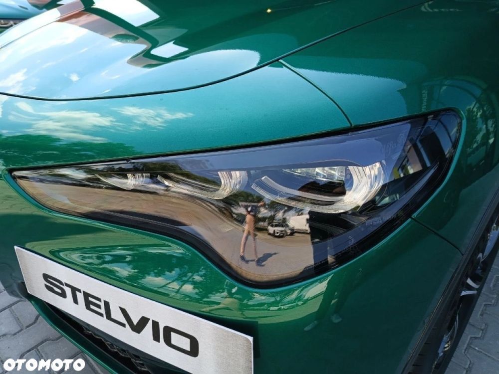 Alfa Romeo Stelvio - 12