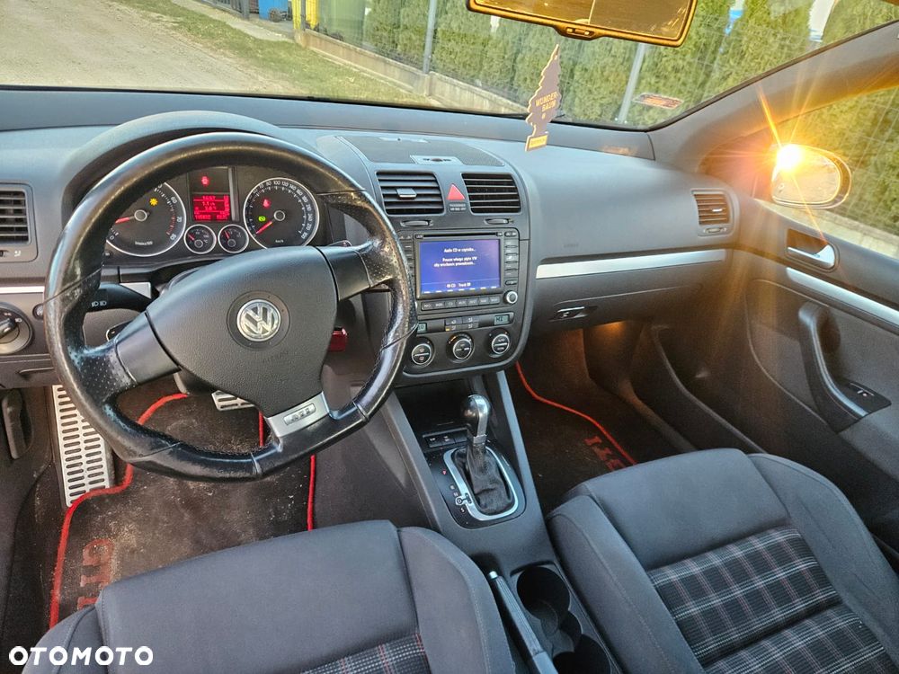 Volkswagen Golf - 8