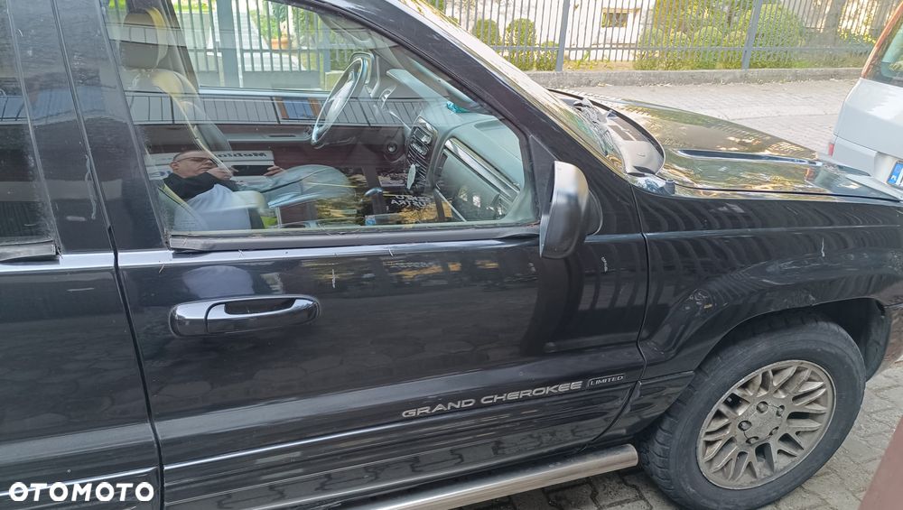 Jeep Grand Cherokee - 12