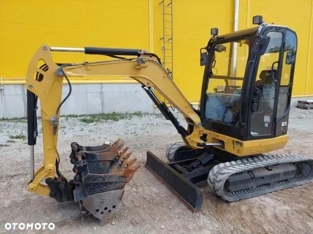 Caterpillar 302,7