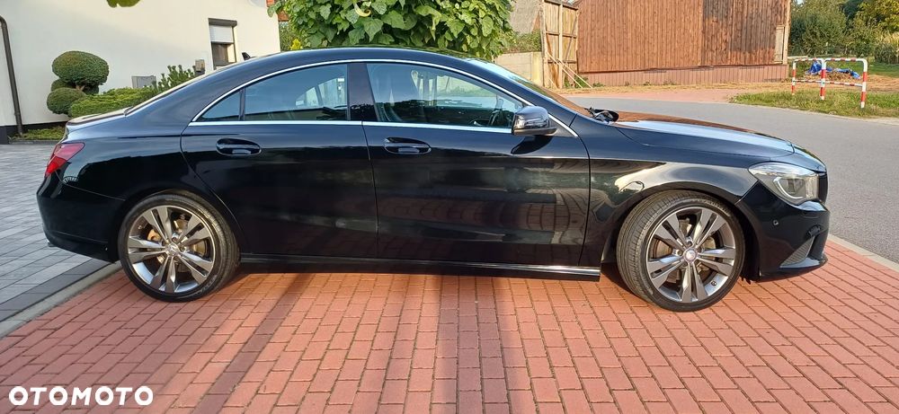 Mercedes-Benz CLA 180 UrbanStyle Edition - 4