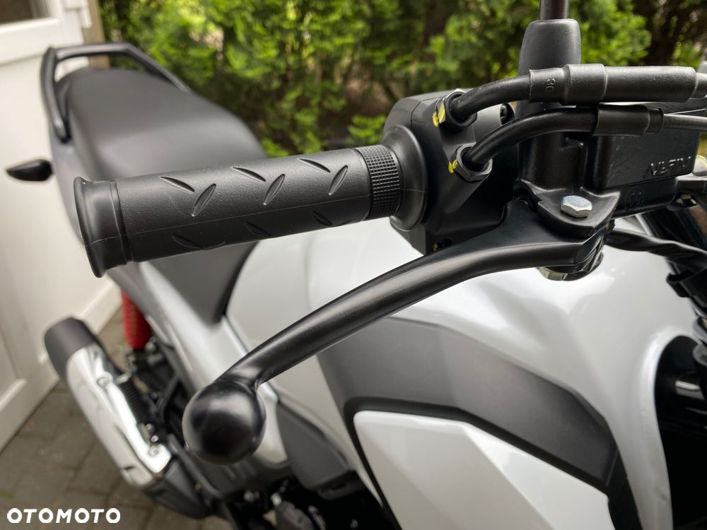 Honda CBF - 24