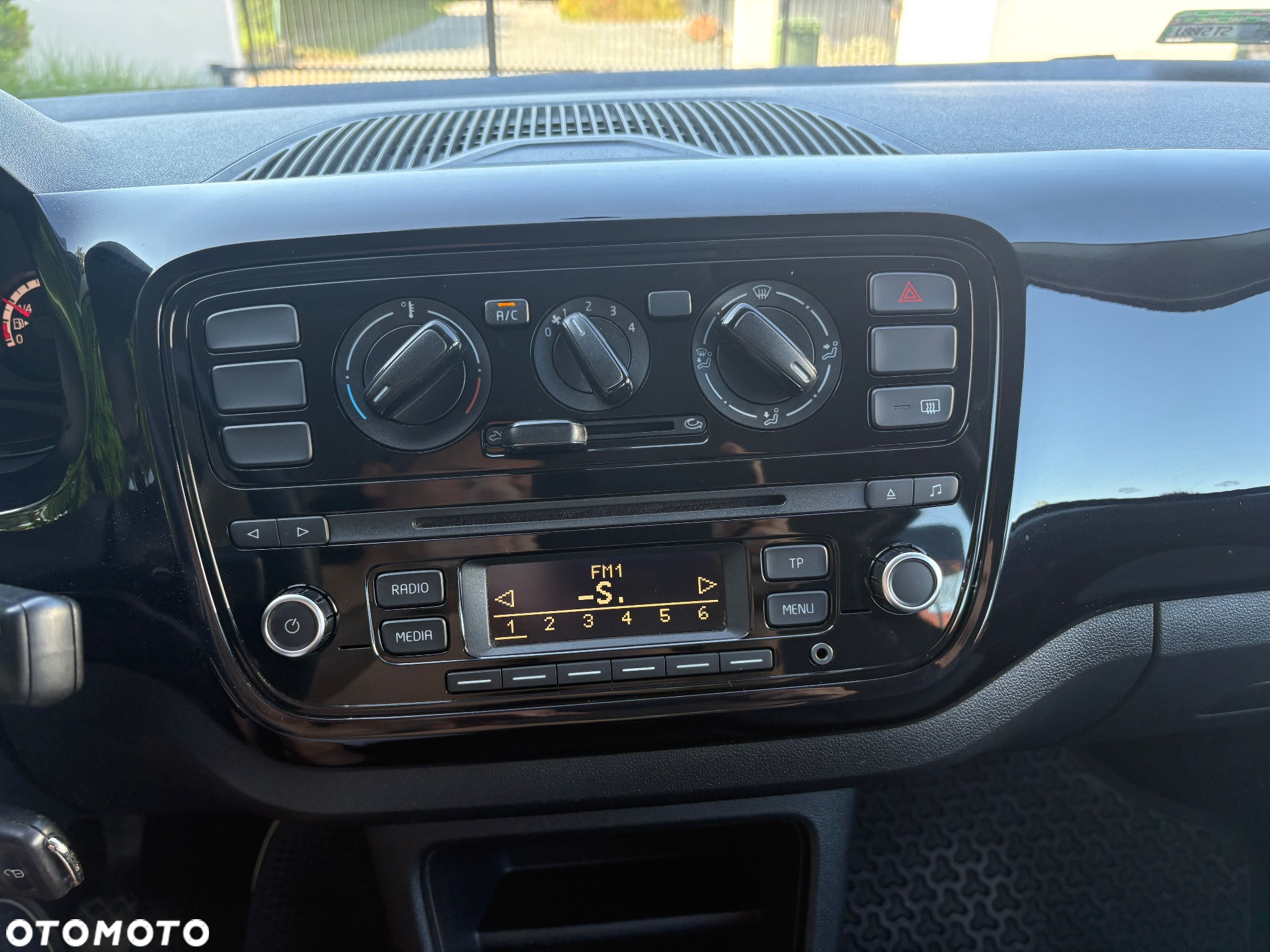 Volkswagen up! - 15