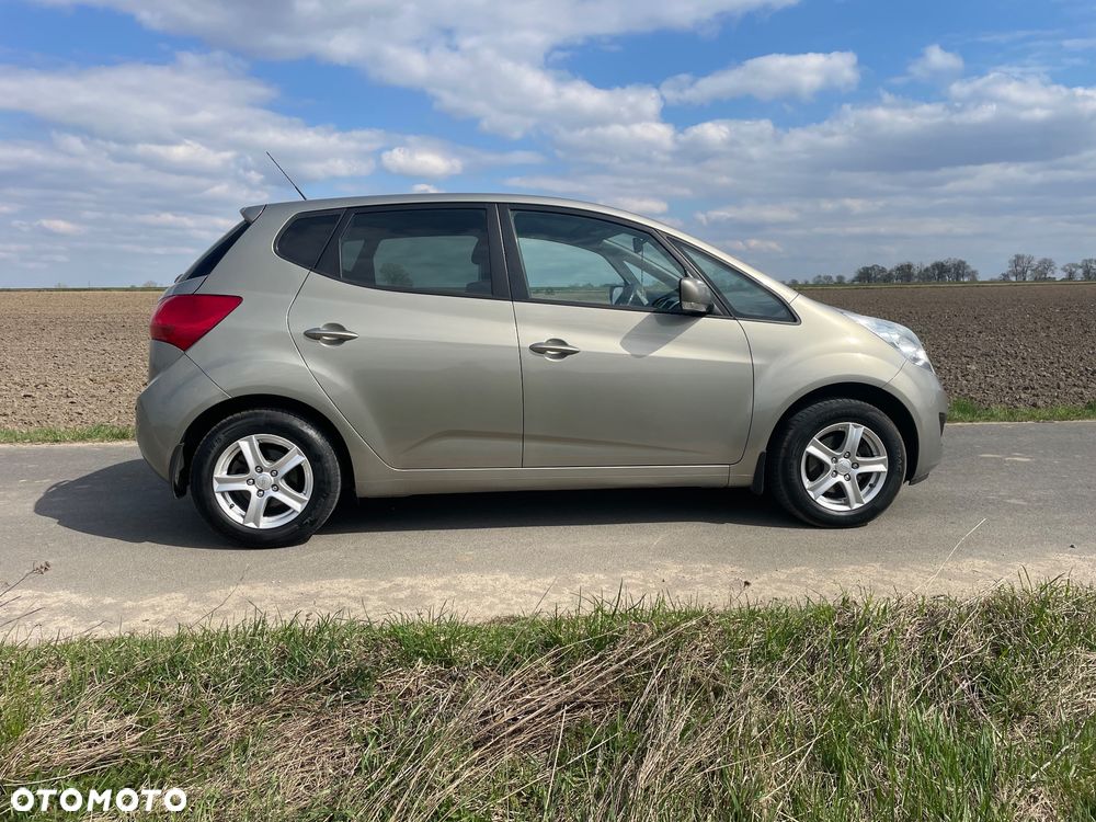 Kia Venga 1.6 L - 13