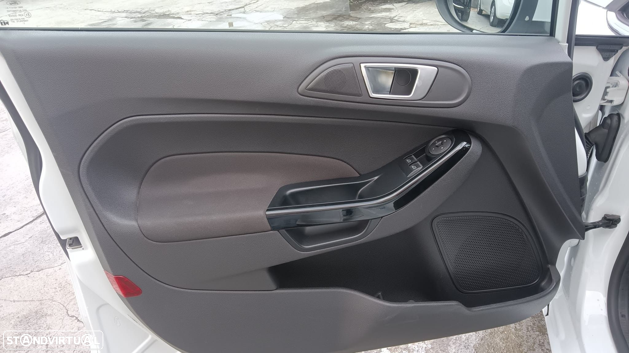 Ford Fiesta 1.0 Ti-VCT Titanium - 9