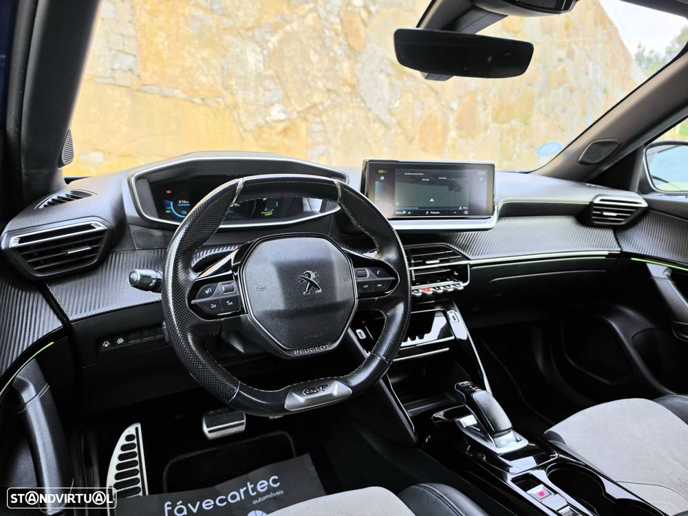 Peugeot e-2008 50 kWh GT - 37