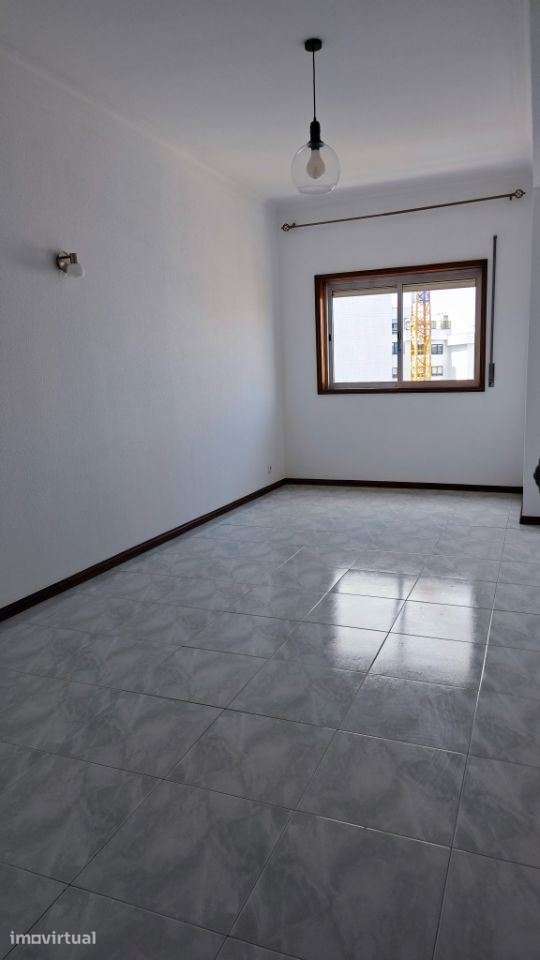 T2+1 / Equipado/ Lugar Garagem / Av. Republica / Centro / Gaia - Grande imagem: 5/15