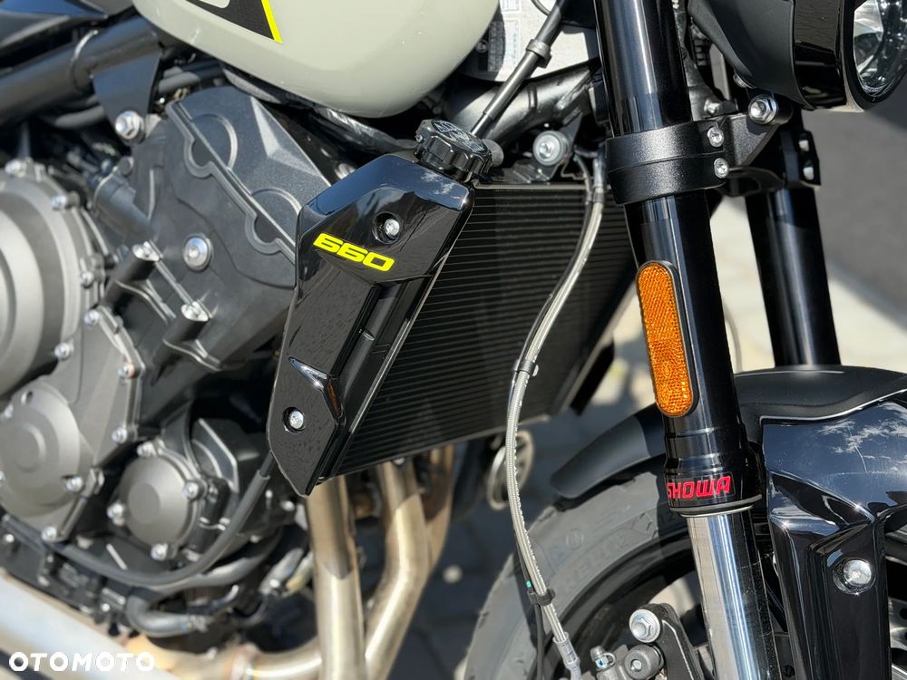 Triumph Trident - 9