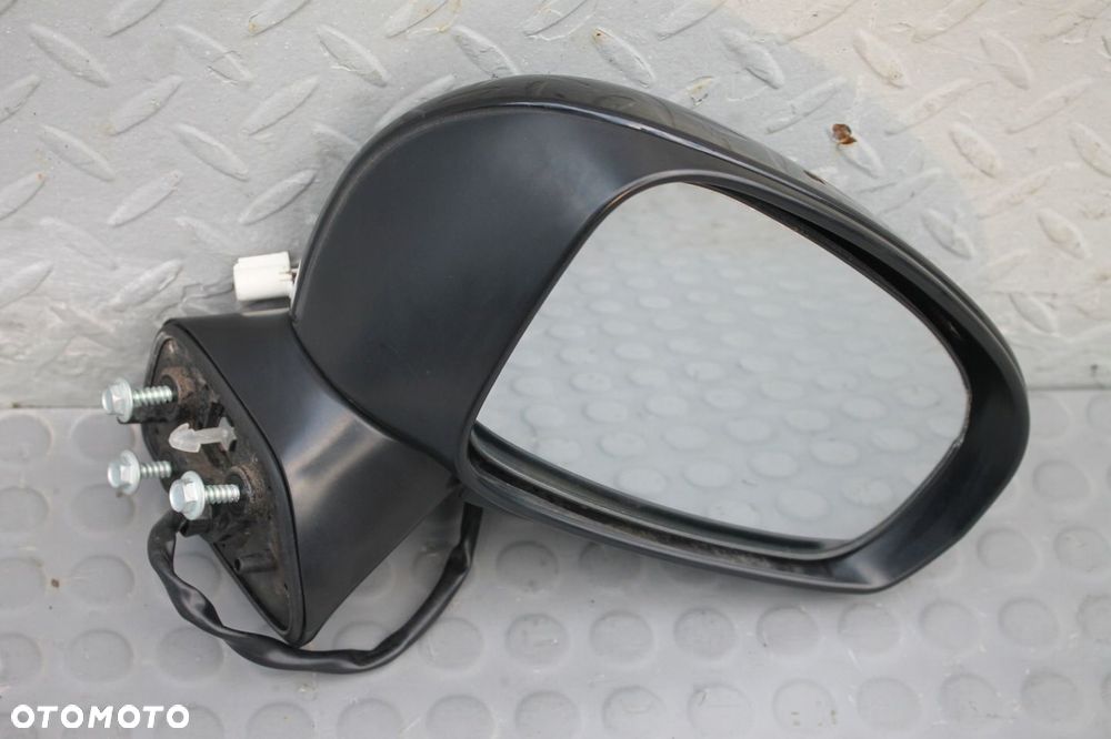 LUSTERKO PRAWE 5 PIN TOYOTA VERSO-S 10-15 209 - 2