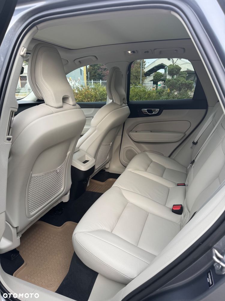 Volvo XC 60 T5 AWD Momentum - 18