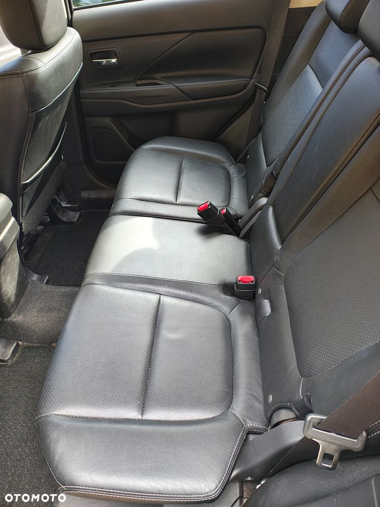 Mitsubishi Outlander - 13