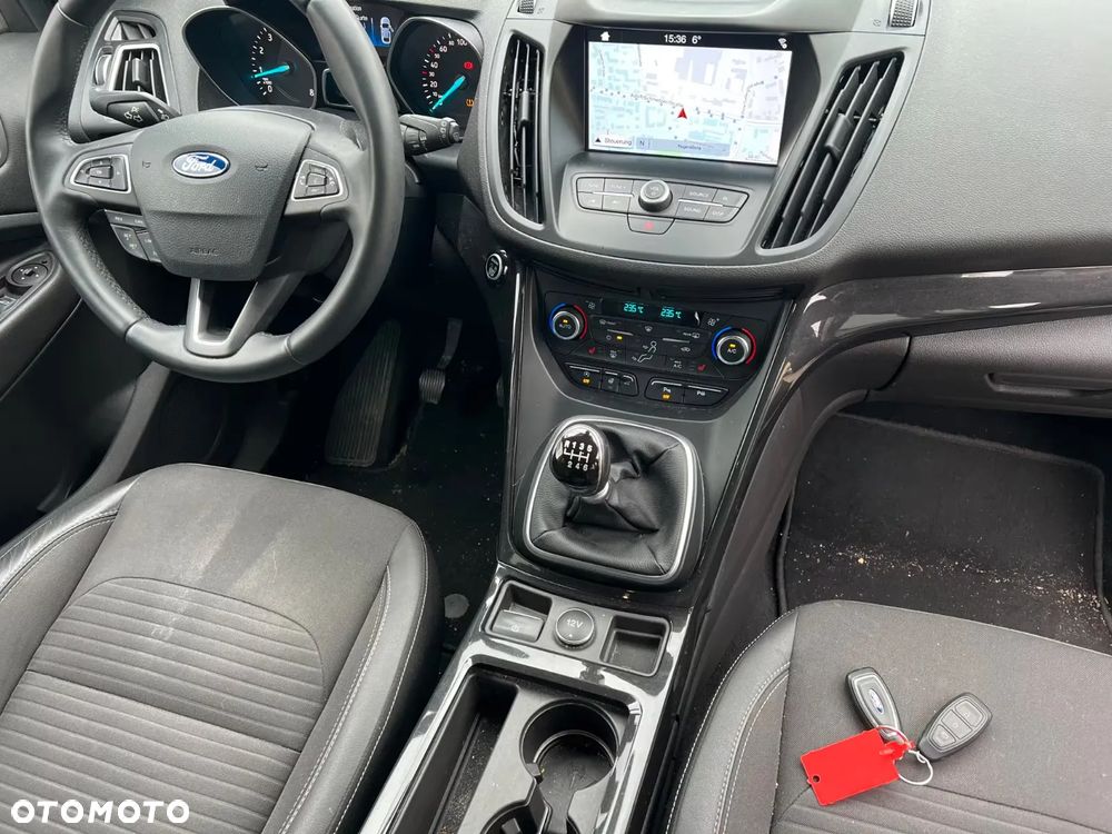 Ford Kuga 1.5 EcoBoost 2x4 Titanium - 9