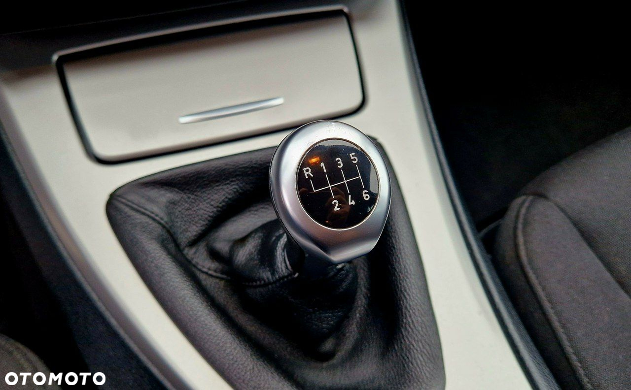 BMW Seria 3 320d - 36